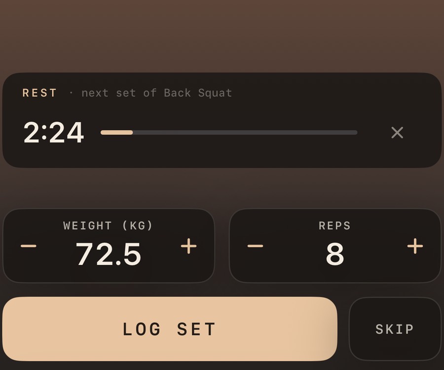 The rest timer counting down to the next set, the weight and reps for it, and the Log set button